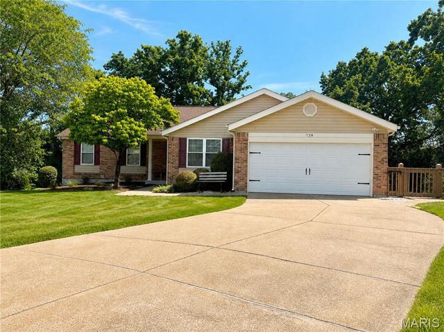 728 Wisdom Court, Fenton, MO 63026