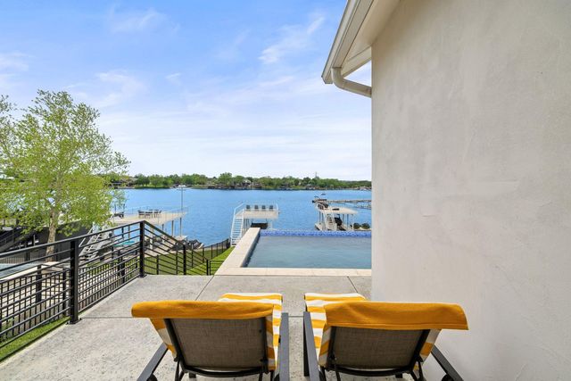 1324 Euel Moore DR, Kingsland, TX 78639