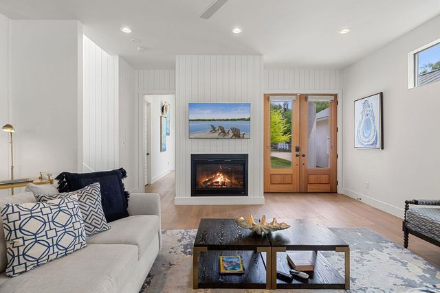 1324 Euel Moore DR, Kingsland, TX 78639