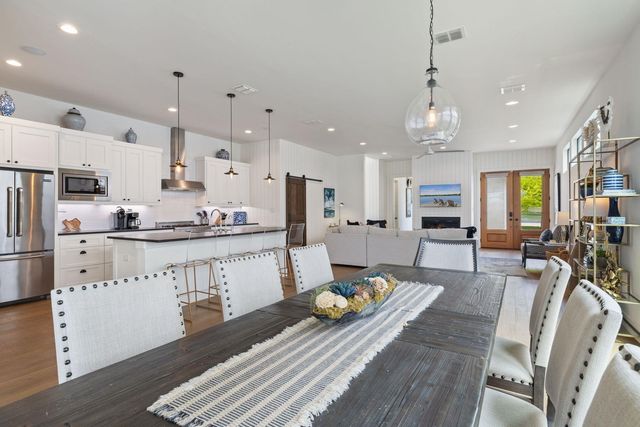 1324 Euel Moore DR, Kingsland, TX 78639