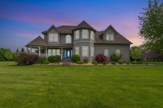 9355 Apple Crest Drive, Saline City, MI 48176