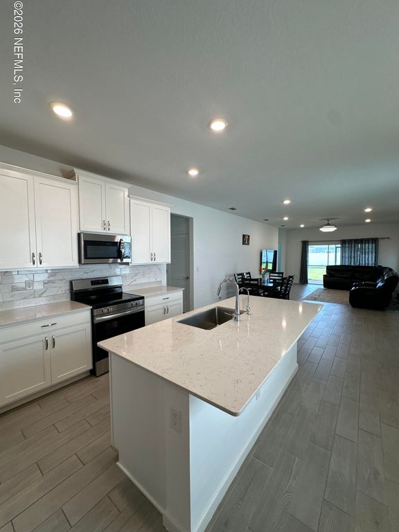 4002 HAYDON BURNS Place, Jacksonville, FL 32217