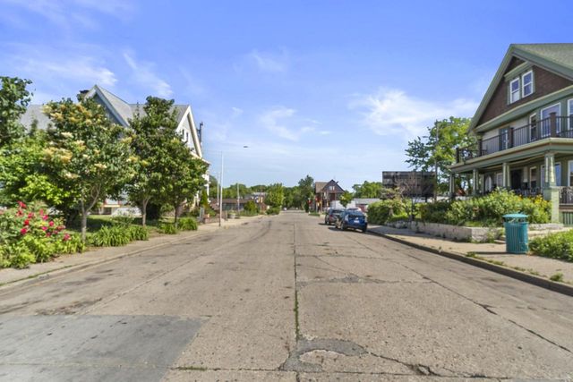 2229 N 17th STREET #2231, Milwaukee, WI 53205