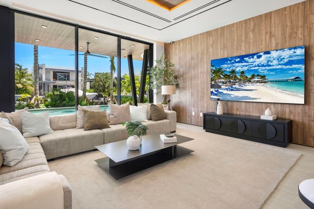 600 Solar Isle Drive, Fort Lauderdale, FL 33301
