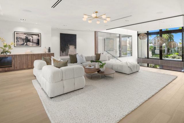 600 Solar Isle Drive, Fort Lauderdale, FL 33301