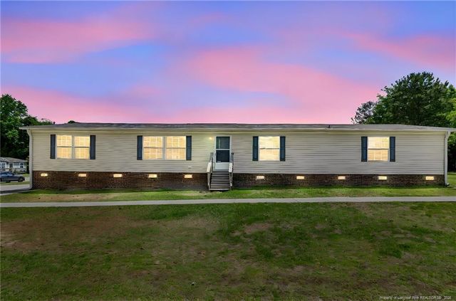 104 Hillcreek Drive, Parkton, NC 28371