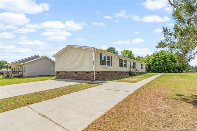 104 Hillcreek Drive, Parkton, NC 28371