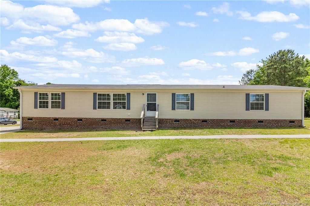 104 Hillcreek Drive, Parkton, NC 28371
