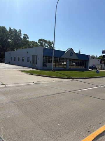 27320 Harper Avenue, St. Clair Shores, MI 48081