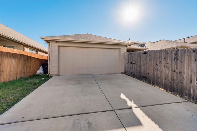 5852 Wake Robin Drive, Fort Worth, TX 76123