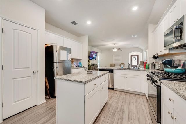 5852 Wake Robin Drive, Fort Worth, TX 76123