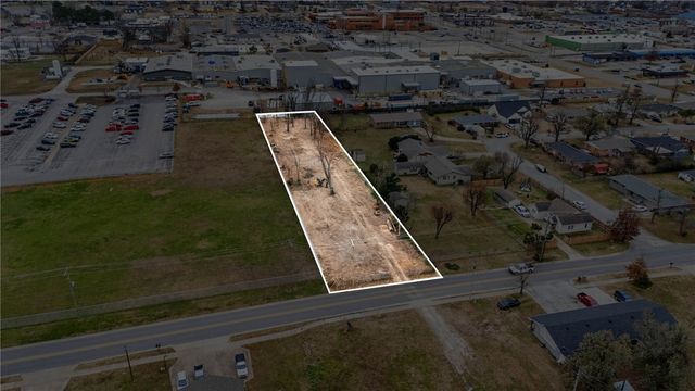 1128 W Persimmons, Rogers, AR 72756