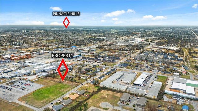 1128 W Persimmons, Rogers, AR 72756