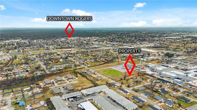 1128 W Persimmons, Rogers, AR 72756