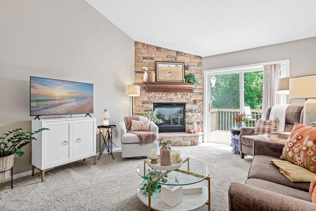 617 86th Lane NW, Coon Rapids, MN 55433