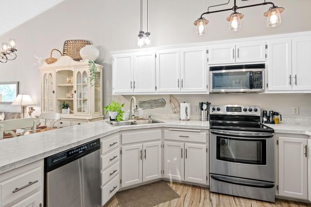 617 86th Lane NW, Coon Rapids, MN 55433