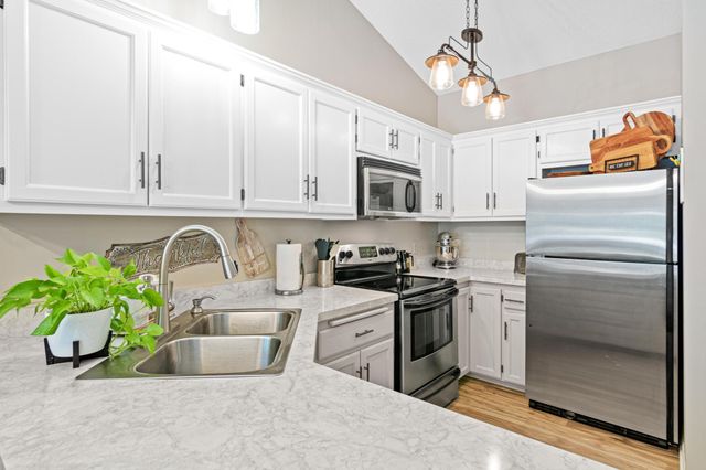 617 86th Lane NW, Coon Rapids, MN 55433