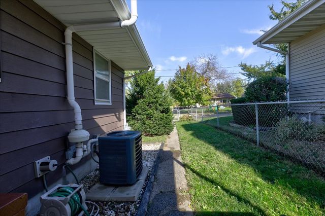 3315 E 25th Street, Des Moines, IA 50317