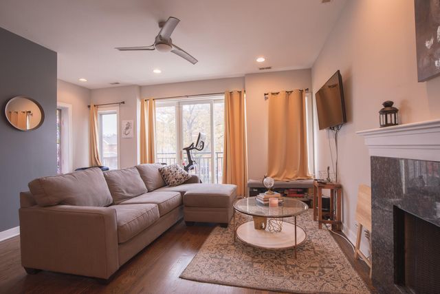 3938 S Wells Street 2, Chicago, IL 60609