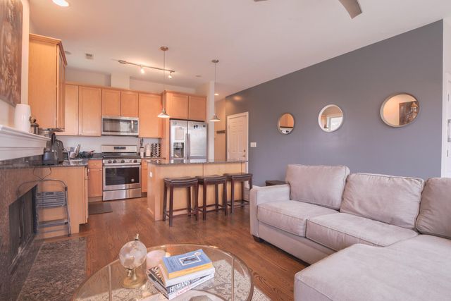 3938 S Wells Street 2, Chicago, IL 60609