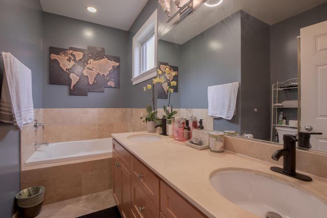 3938 S Wells Street 2, Chicago, IL 60609