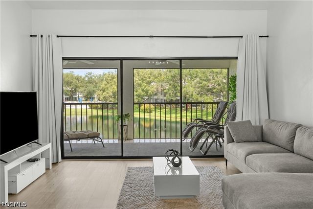 700 Misty Pines CIR 204, Naples, FL 34105