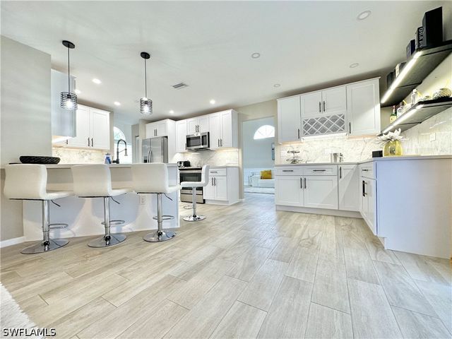 3639 Kent DR, Naples, FL 34112