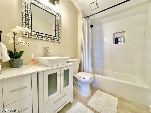 3639 Kent DR, Naples, FL 34112