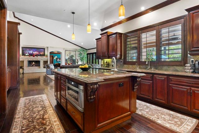 2882 Conestoga Circle, Alpine, CA 91901