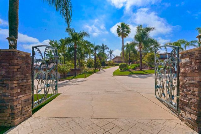 2882 Conestoga Circle, Alpine, CA 91901