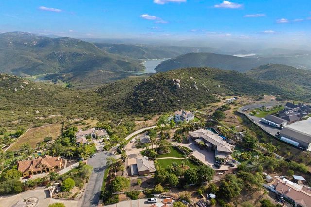 2882 Conestoga Circle, Alpine, CA 91901