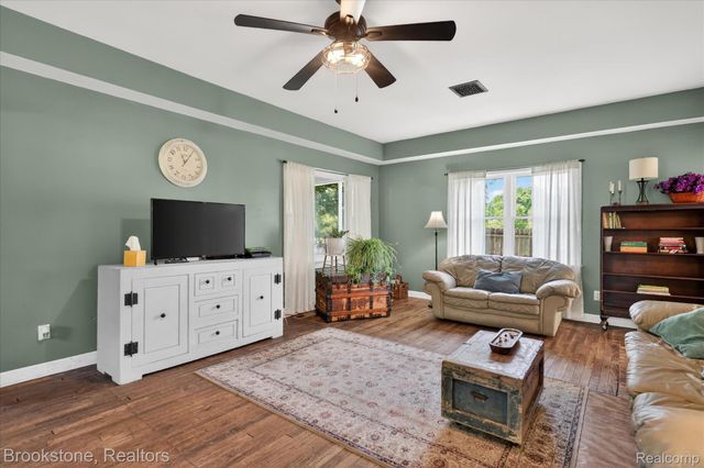 9455 Andersonville Road, Springfield Charter Township, MI 48346