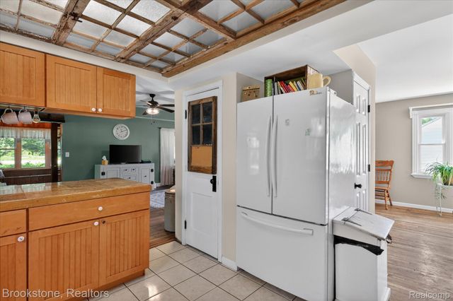 9455 Andersonville Road, Springfield Charter Township, MI 48346