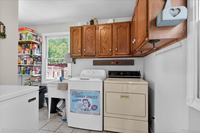 9455 Andersonville Road, Springfield Charter Township, MI 48346