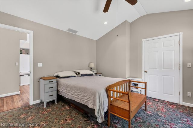 9455 Andersonville Road, Springfield Charter Township, MI 48346