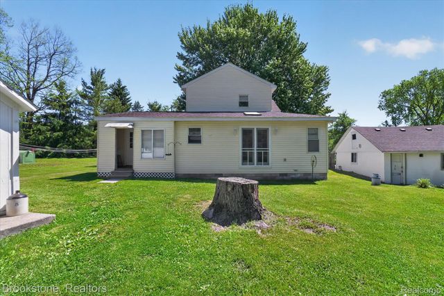 9455 Andersonville Road, Springfield Charter Township, MI 48346