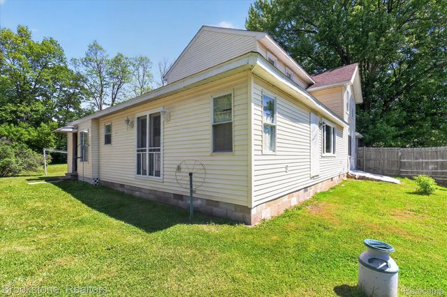 9455 Andersonville Road, Springfield Charter Township, MI 48346