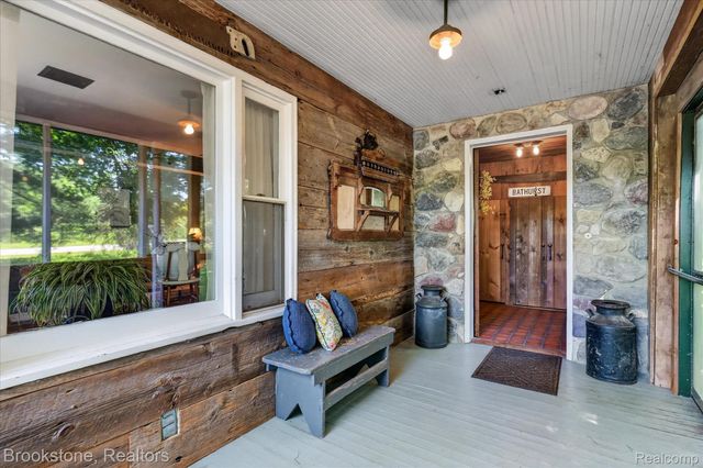9455 Andersonville Road, Springfield Charter Township, MI 48346