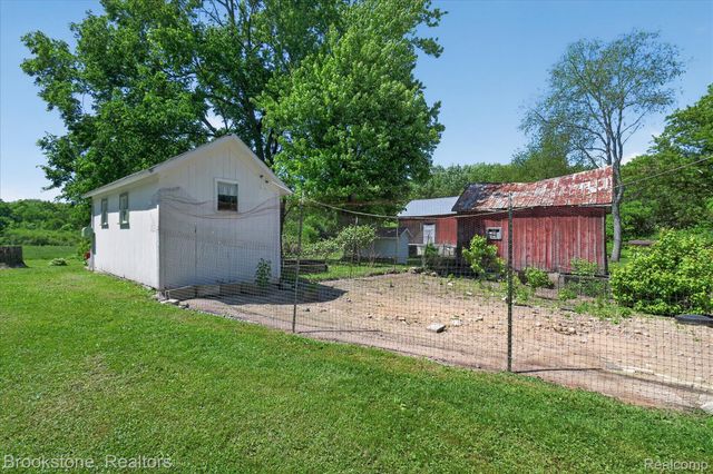 9455 Andersonville Road, Springfield Charter Township, MI 48346