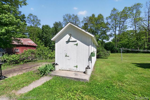 9455 Andersonville Road, Springfield Charter Township, MI 48346