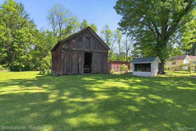 9455 Andersonville Road, Springfield Charter Township, MI 48346
