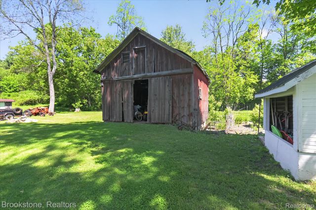 9455 Andersonville Road, Springfield Charter Township, MI 48346