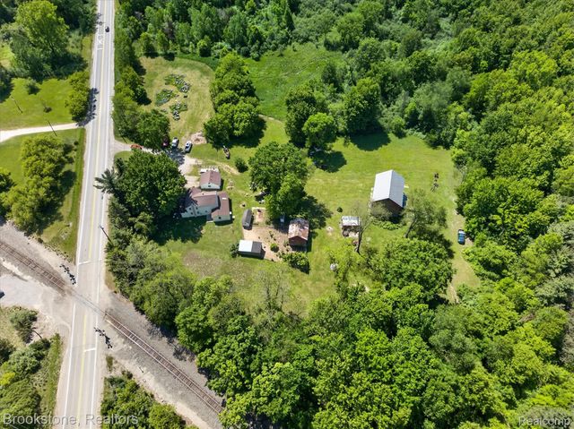 9455 Andersonville Road, Springfield Charter Township, MI 48346