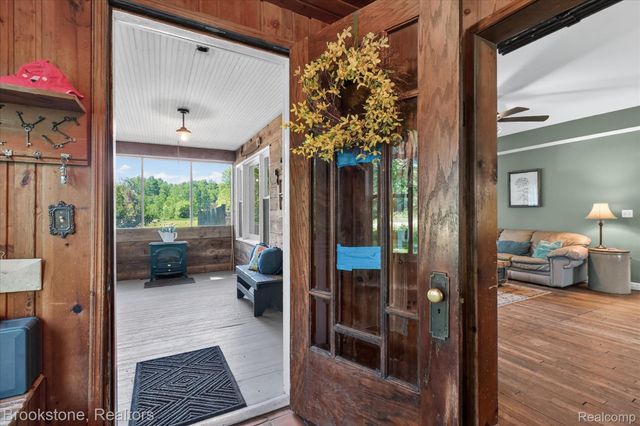 9455 Andersonville Road, Springfield Charter Township, MI 48346