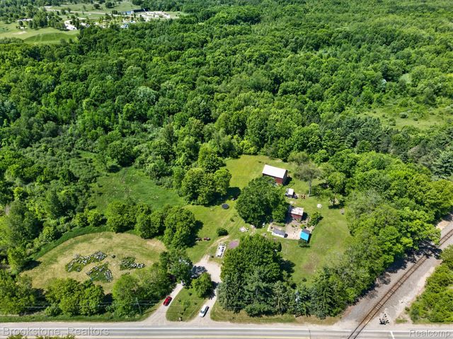 9455 Andersonville Road, Springfield Charter Township, MI 48346