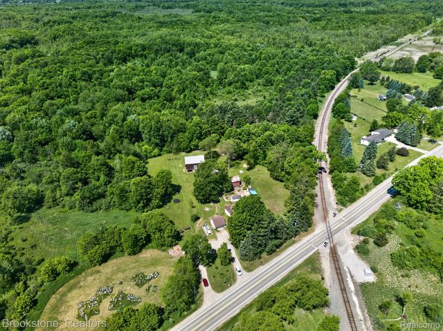 9455 Andersonville Road, Springfield Charter Township, MI 48346