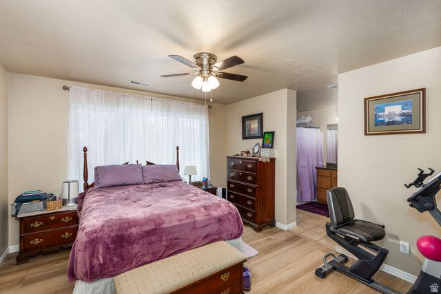 949 N FOX HOLLOW DR, North Salt Lake, UT 84054