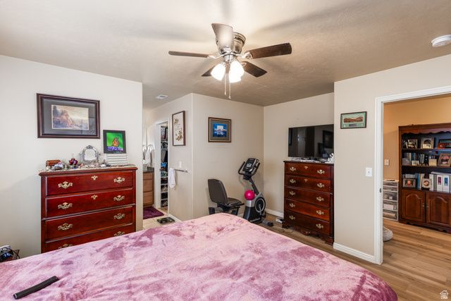 949 N FOX HOLLOW DR, North Salt Lake, UT 84054