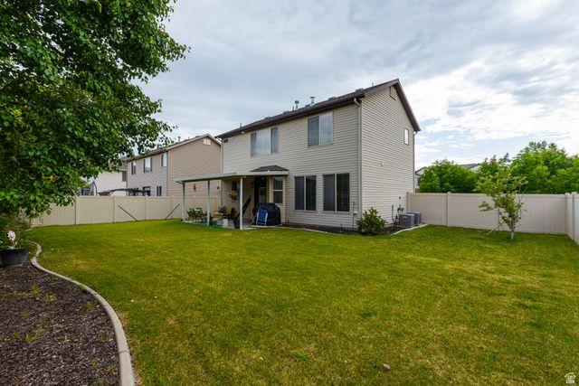 949 N FOX HOLLOW DR, North Salt Lake, UT 84054
