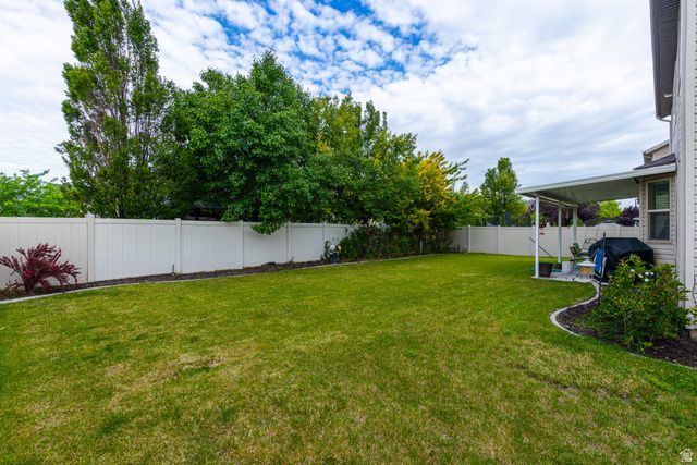 949 N FOX HOLLOW DR, North Salt Lake, UT 84054
